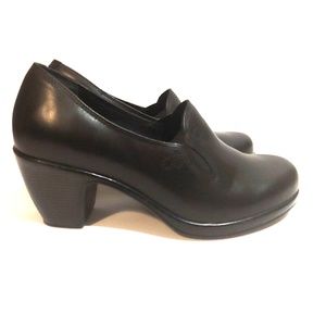 DANSKO heeled black leather clogs size 9 NWOB